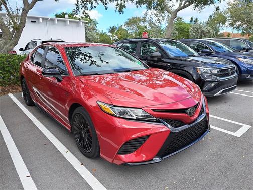 2020 Toyota Camry SE