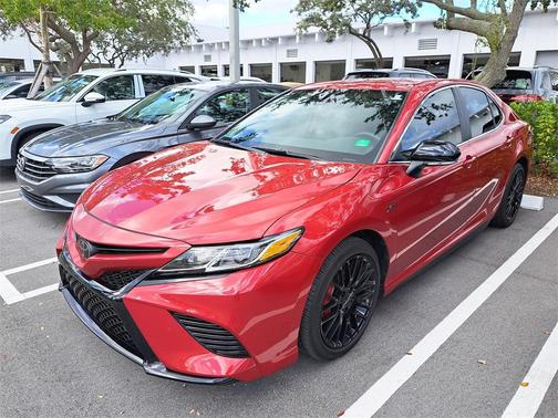 2020 Toyota Camry SE