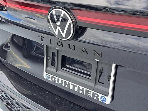 2026 Volkswagen Tiguan 2.0T SE R-Line Black