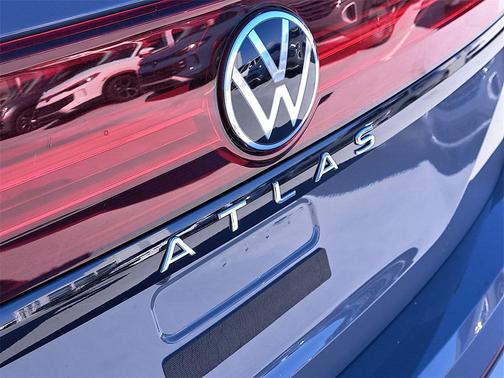2026 Volkswagen Atlas Peak Edition