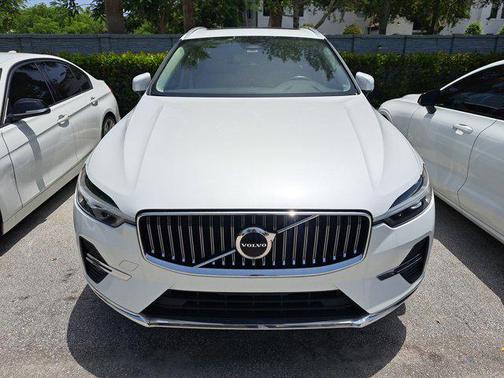2022 Volvo XC60 B5 Inscription