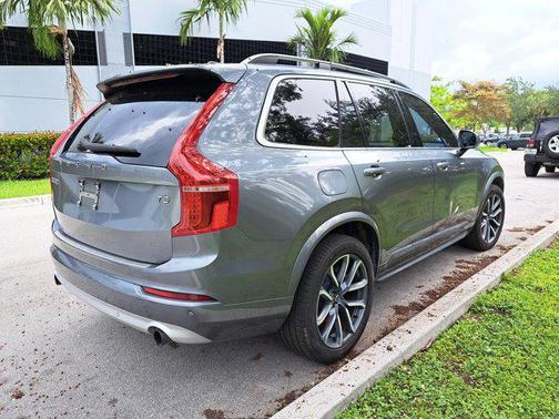 2019 Volvo XC90 T5 Momentum