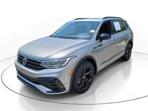 Pyrite Silver Metallic 2023 Volkswagen Tiguan 2.0T SE R-Line Black