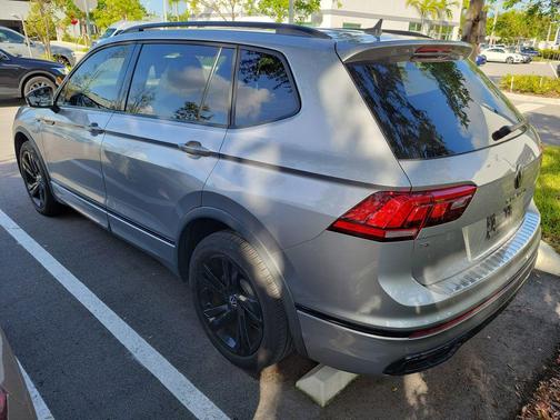Pyrite Silver Metallic 2023 Volkswagen Tiguan 2.0T SE R-Line Black