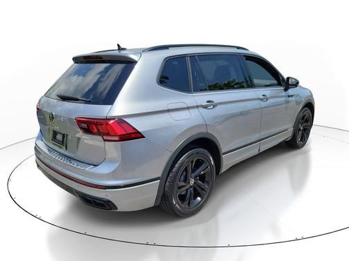 Pyrite Silver Metallic 2023 Volkswagen Tiguan 2.0T SE R-Line Black