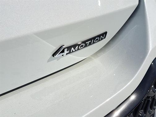 2026 Volkswagen Tiguan 2.0T SE R-Line Black 4MOTION