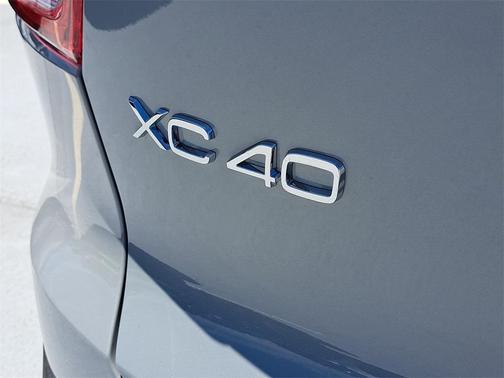 2026 Volvo XC40 B5 Plus