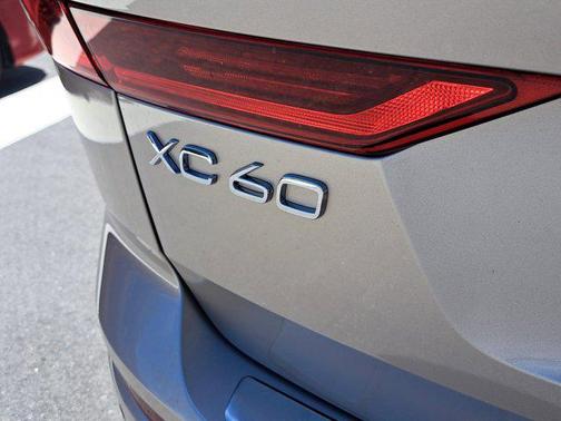 2026 Volvo XC60 Plug-In Hybrid T8 Ultra