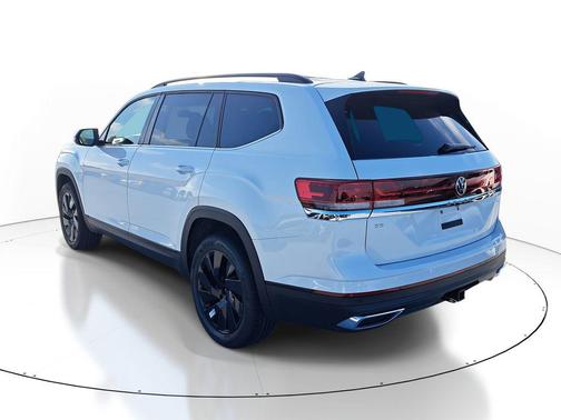 opal white pearl 2026 Volkswagen Atlas 2.0T SE w/Technology