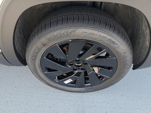 opal white pearl 2026 Volkswagen Atlas 2.0T SE w/Technology