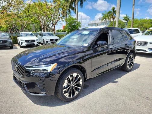 Onyx Black Metallic 2026 Volvo XC60 B5 Plus