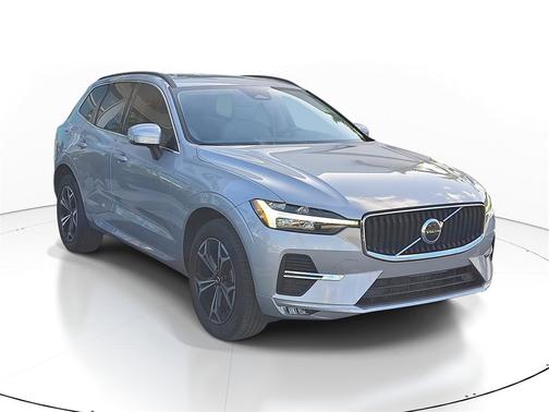 2022 Volvo XC60 B5 Momentum