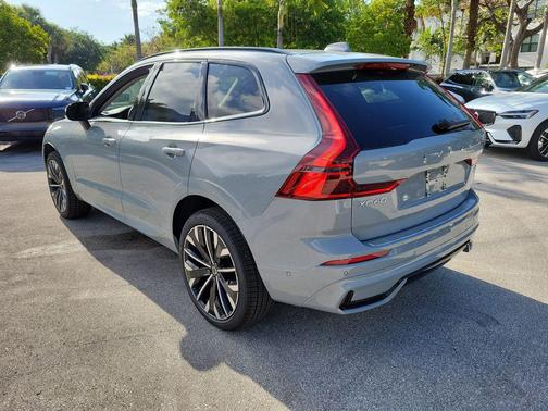 Vapour Grey Metallic 2026 Volvo XC60 B5 Ultra