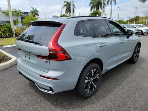 Vapour Grey Metallic 2026 Volvo XC60 B5 Core