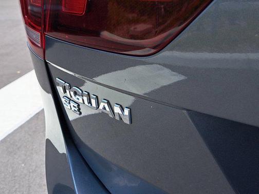 2021 Volkswagen Tiguan 2.0T SE R-Line Black