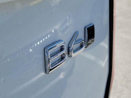 2026 Volvo XC90 Ultra Dark Theme, B6 AWD Gas (mild hybrid), Gasoline, 7 Seats