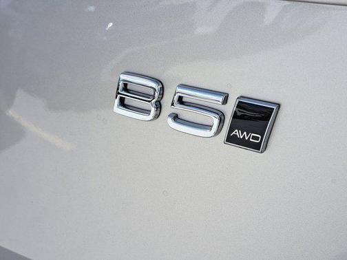 2026 Volvo XC90 B5 Core