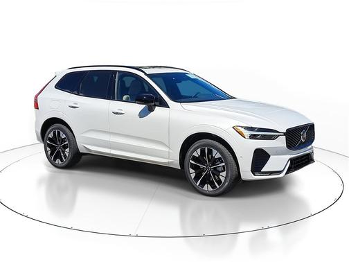 2026 Volvo XC60 B5 Plus