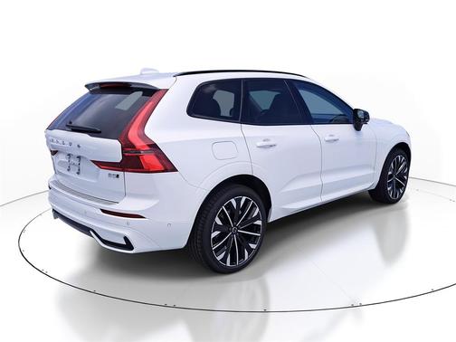 2026 Volvo XC60 B5 Ultra