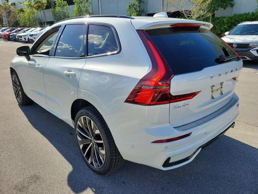 Crystal White Pearl 2027 Volvo XC60 Ultra