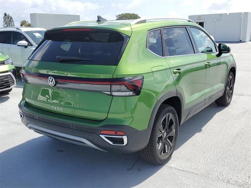 2025 Volkswagen Taos 1.5T SE