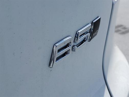 2026 Volvo XC40 Plus, B5 AWD Gas (mild hybrid), Dark