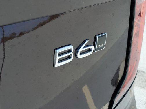 2025 Volvo XC90 B6 Core