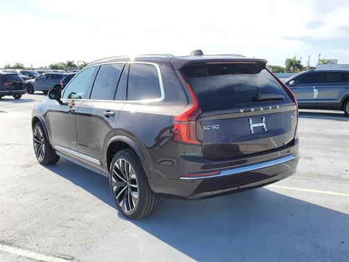 2025 Volvo XC90 B6 Core