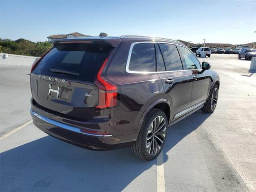 2025 Volvo XC90 B6 Core