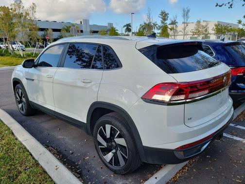 2024 Volkswagen Atlas Cross Sport 2.0T SE w/Technology