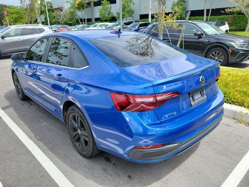 Rising Blue Metallic 2023 Volkswagen Jetta 1.5T SE