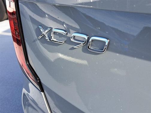 2026 Volvo XC90 B6 Plus 6-Seater