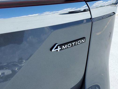2025 Volkswagen Atlas 2.0T SEL Premium R-Line 4MOTION