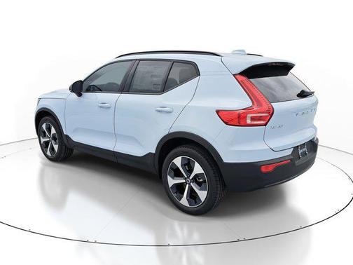 2026 Volvo XC40 B5 Core