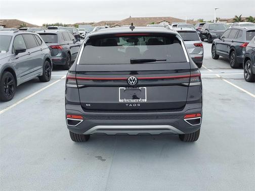 2025 Volkswagen Taos 1.5T SE