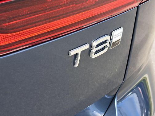 Denim Blue Metallic 2026 Volvo XC60 Plug-In Hybrid Ultra, T8 AWD Electric/Gasoline, Dark
