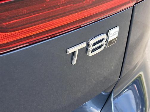 2026 Volvo XC60 Plug-In Hybrid Ultra, T8 AWD Electric/Gasoline, Dark