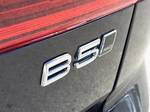 2026 Volvo XC60 B5 Core