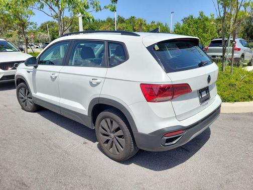 Pure White 2023 Volkswagen Taos 1.5T S