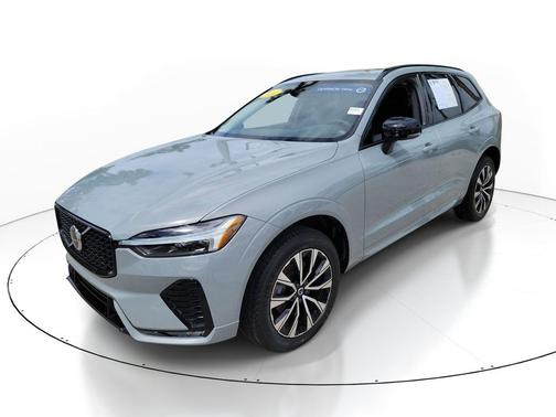 Vapour Grey Metallic 2024 Volvo XC60 B5 Core Dark Theme