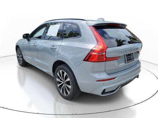 Vapour Grey Metallic 2024 Volvo XC60 B5 Core Dark Theme