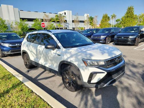 Pure White 2023 Volkswagen Taos 1.5T S