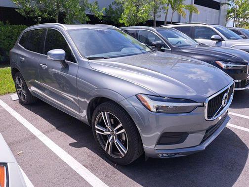 2021 Volvo XC60 T5 Momentum