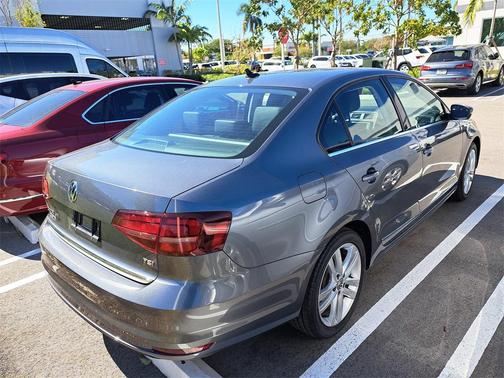 2017 Volkswagen Jetta 1.8T SEL