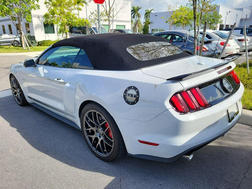 Oxford White 2016 Ford Mustang GT Premium