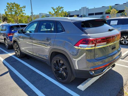 2024 Volkswagen Atlas Cross Sport 2.0T SE w/Technology