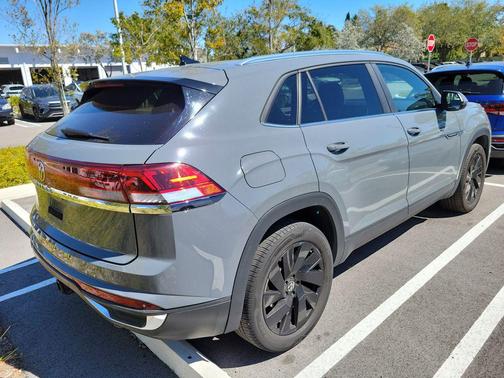 2024 Volkswagen Atlas Cross Sport 2.0T SE w/Technology