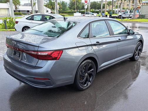 2025 Volkswagen Jetta 1.5T SE