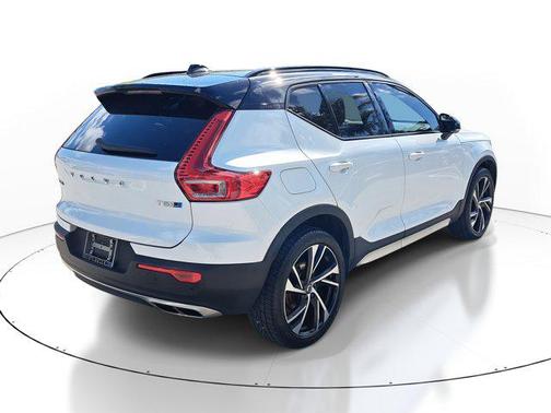 2019 Volvo XC40 T5 R-Design