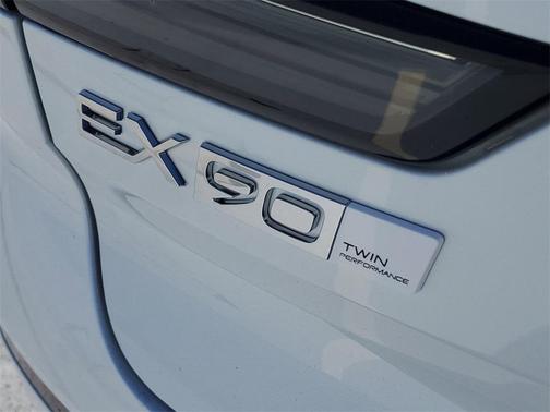 2025 Volvo EX90 Twin Motor Performance Plus 6-Seater